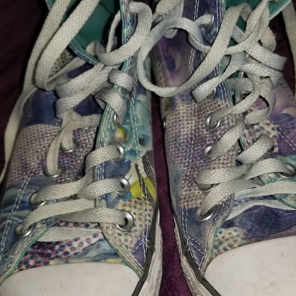 High-top converse - Picture 3 of 4